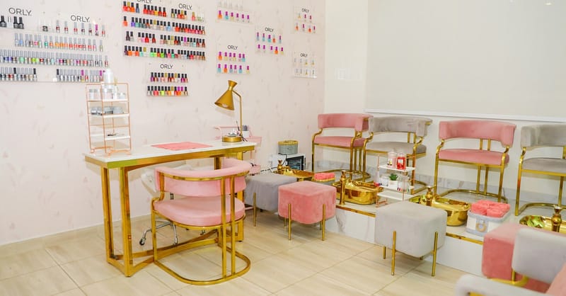& Dip Nail Services â Custom Styles Abu Dhabi